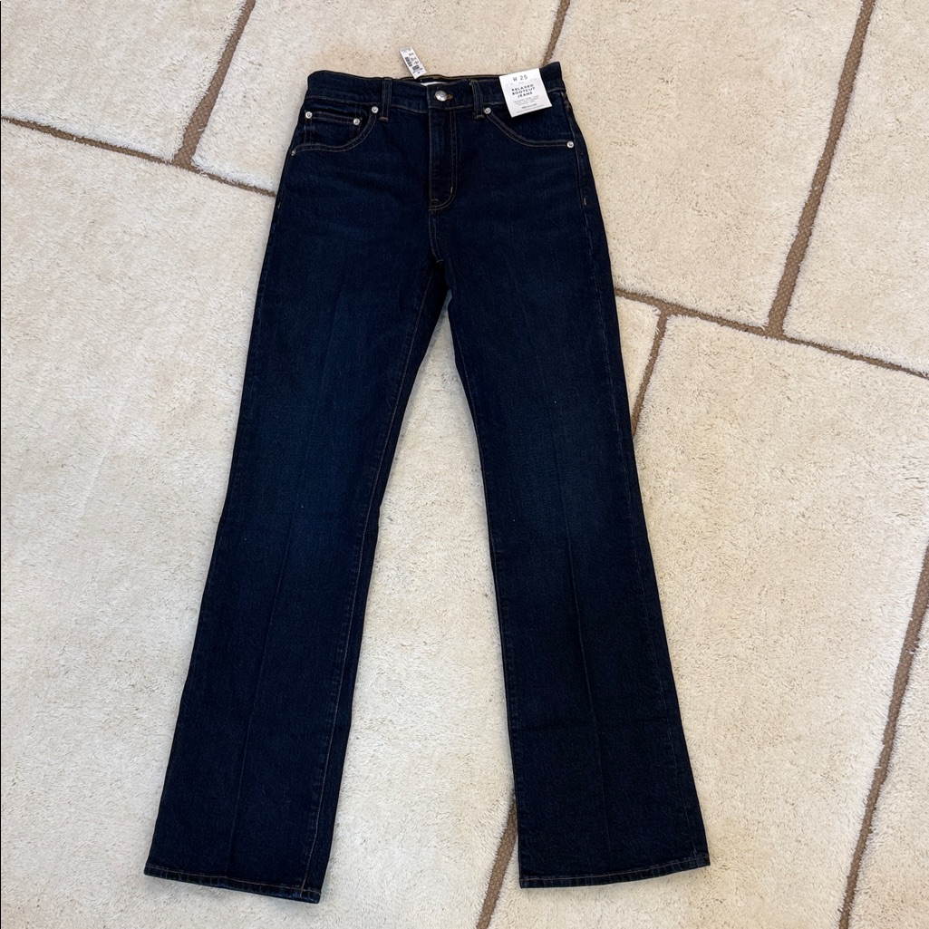 Madewell Womens Relaxed Bootcut Jean In Foundry Dark Denim Wash